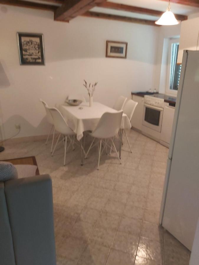 Holiday Home Olive Mill Mlini Bagian luar foto
