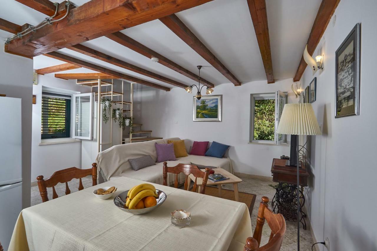 Holiday Home Olive Mill Mlini Bagian luar foto