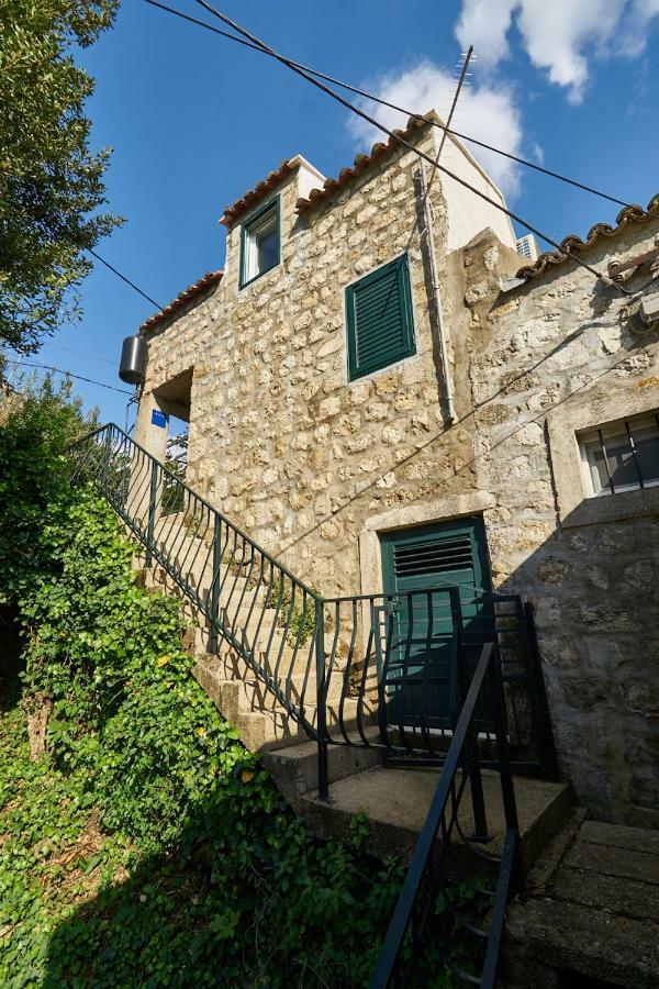 Holiday Home Olive Mill Mlini Bagian luar foto