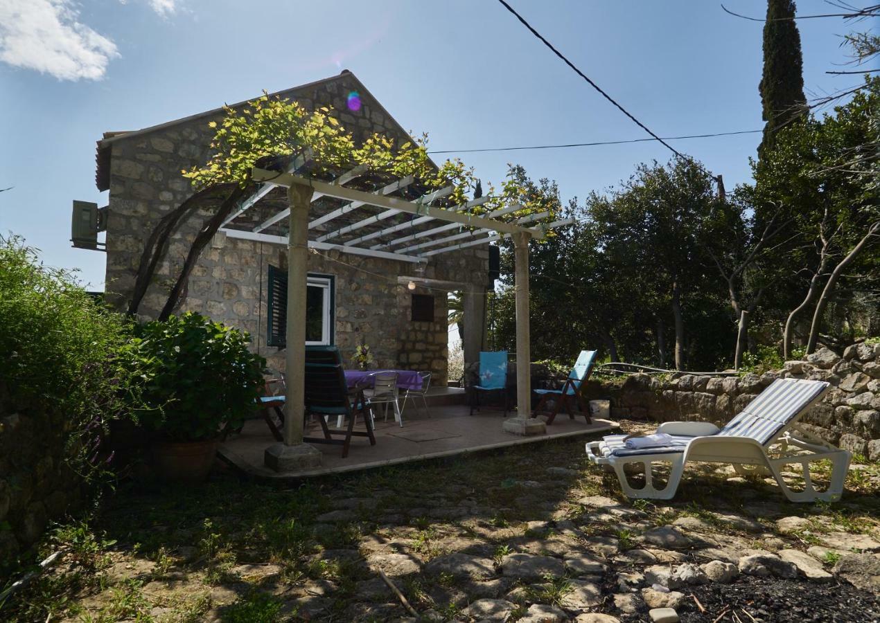 Holiday Home Olive Mill Mlini Bagian luar foto