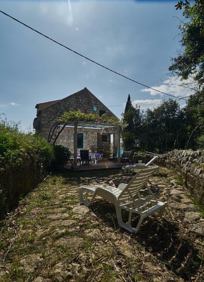 Holiday Home Olive Mill Mlini Bagian luar foto