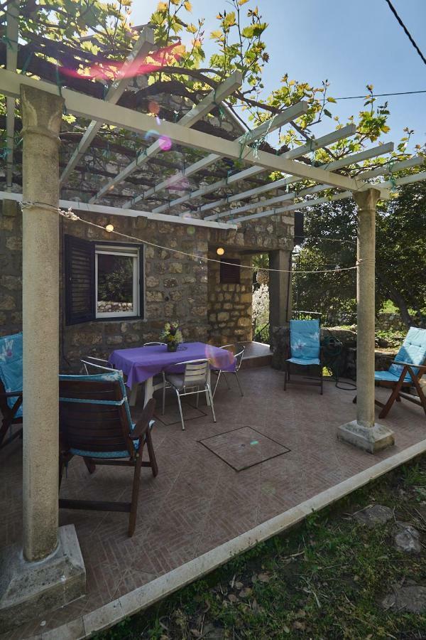 Holiday Home Olive Mill Mlini Bagian luar foto